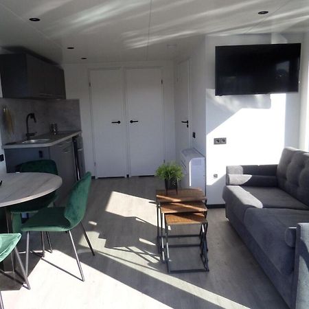 Modern Houseboat With Air Conditioning Located In Marina Uitgeest Eksteriør billede