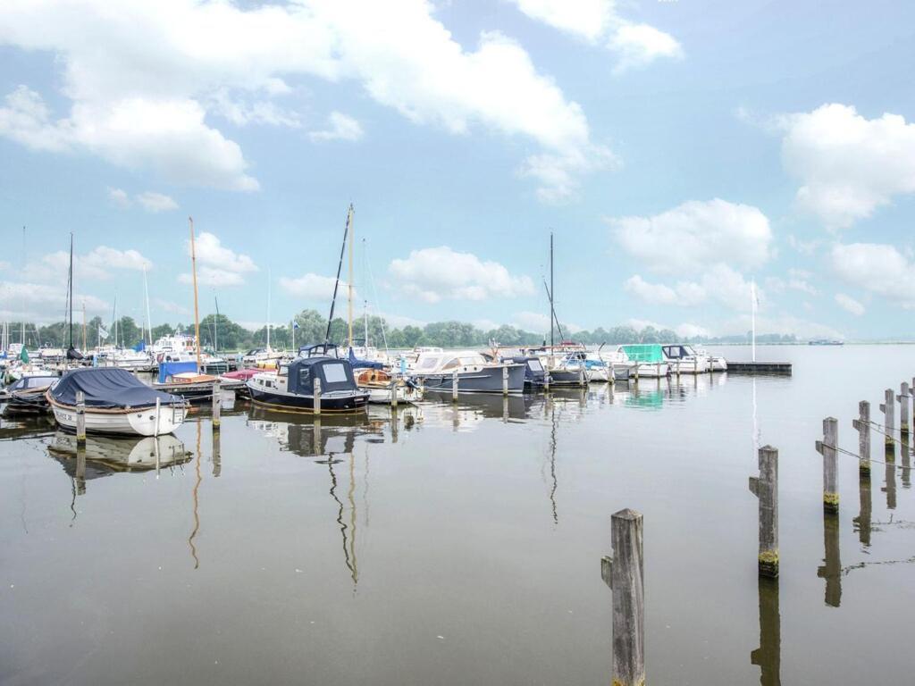 Modern Houseboat With Air Conditioning Located In Marina Uitgeest Eksteriør billede