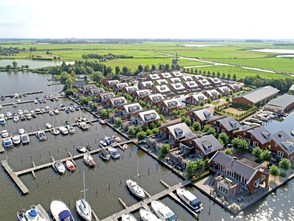 Modern Houseboat With Air Conditioning Located In Marina Uitgeest Eksteriør billede